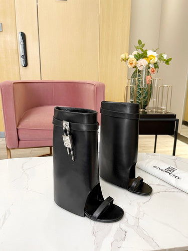 Givenchy shoes Style 137 - texture and material detail