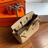  tote bag close-up of hardware and finish 23