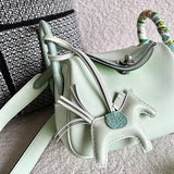  shoulder bag interior and compartment view 9