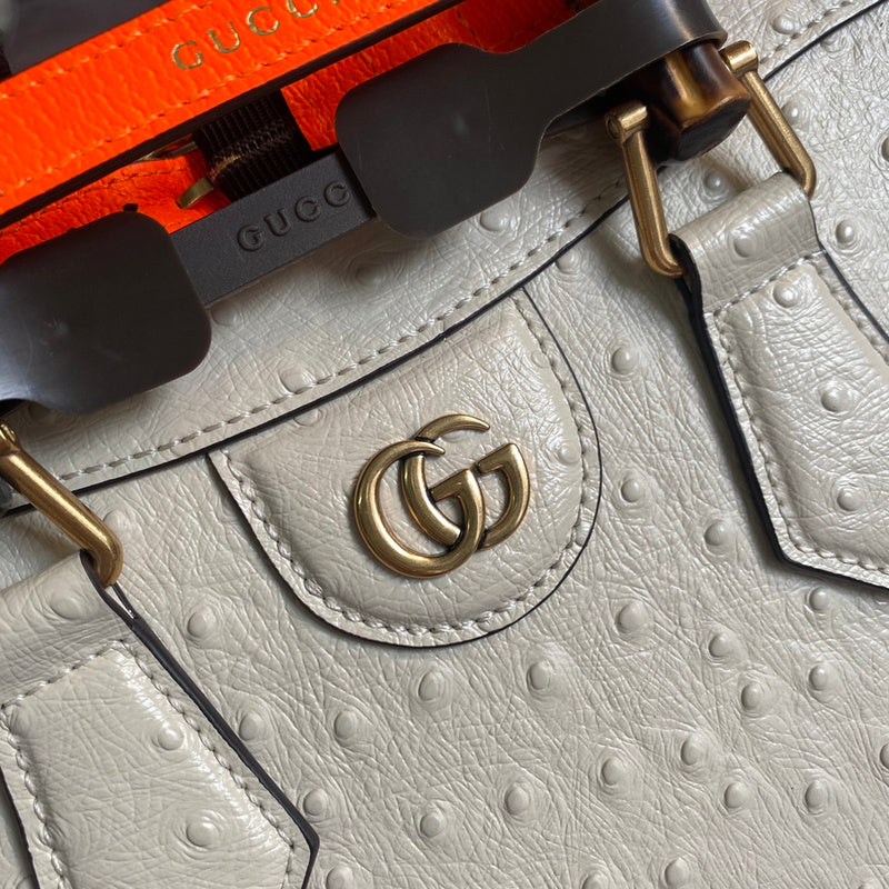 Handle and strap detail of signature structured women's handbag – women's luxury accessory