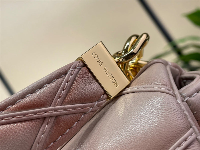  Polished carryall bag front view 19