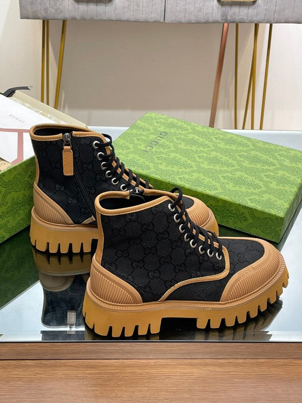 Gucci classic monochrome luxury sneakers view 8 everyday casual design