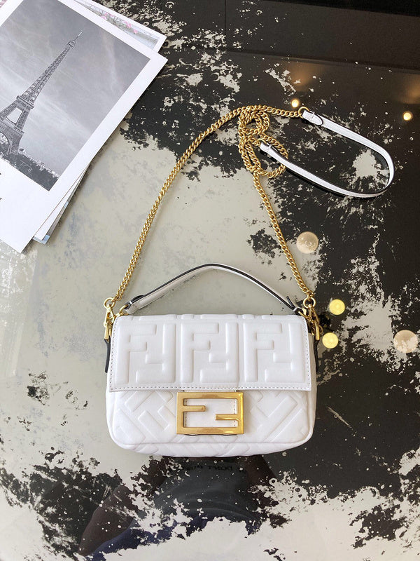 Ziva's Charm handbag – product shot (19cm*4cm*10cm)
