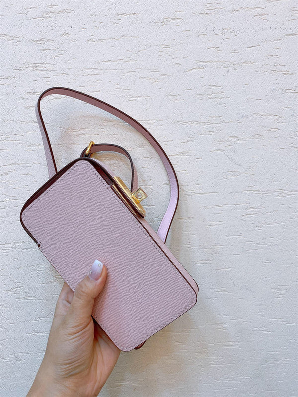  signature satchel styled with outfit 18