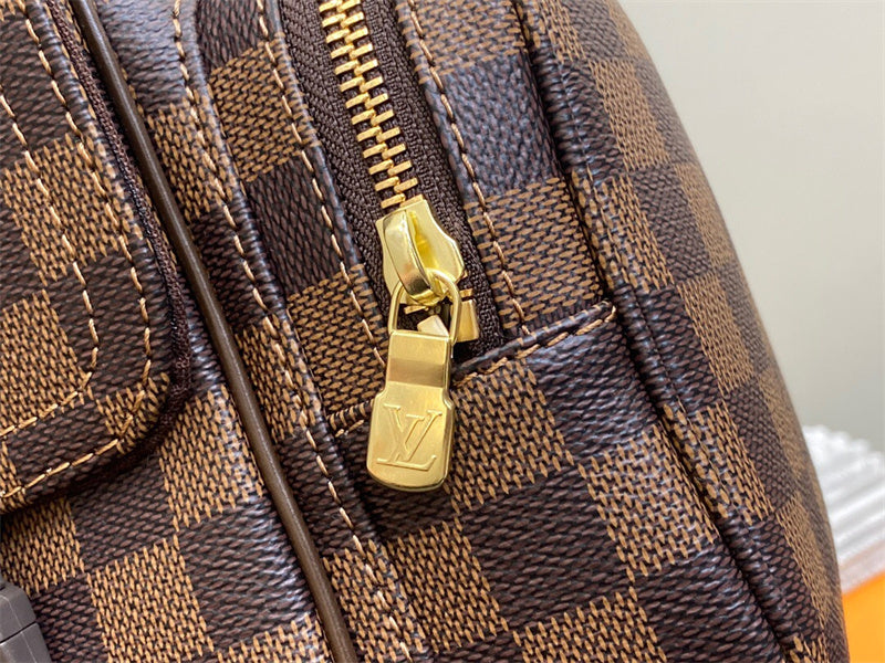  Curated shoulder bag front view 7