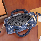  shoulder bag interior and compartment view 9