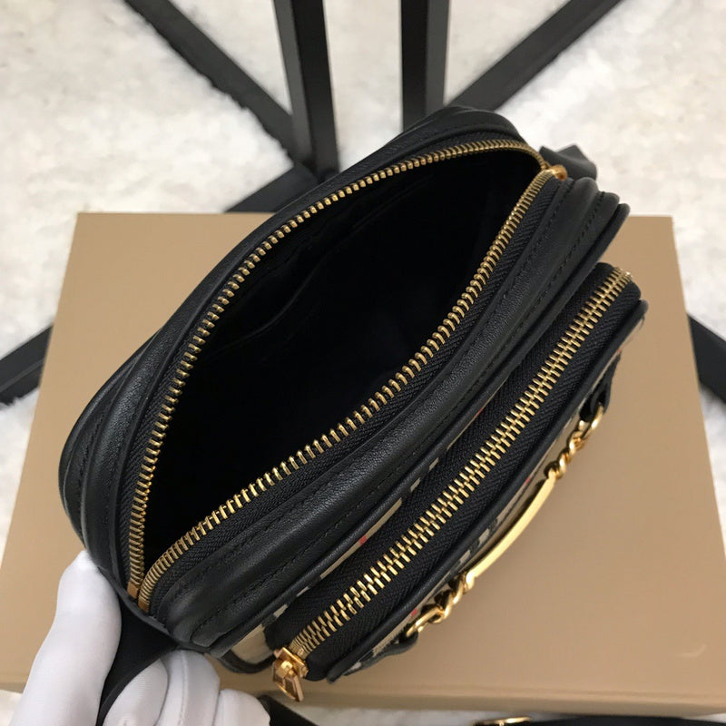 Ziva's Charm handbag – product shot (one versatile size)