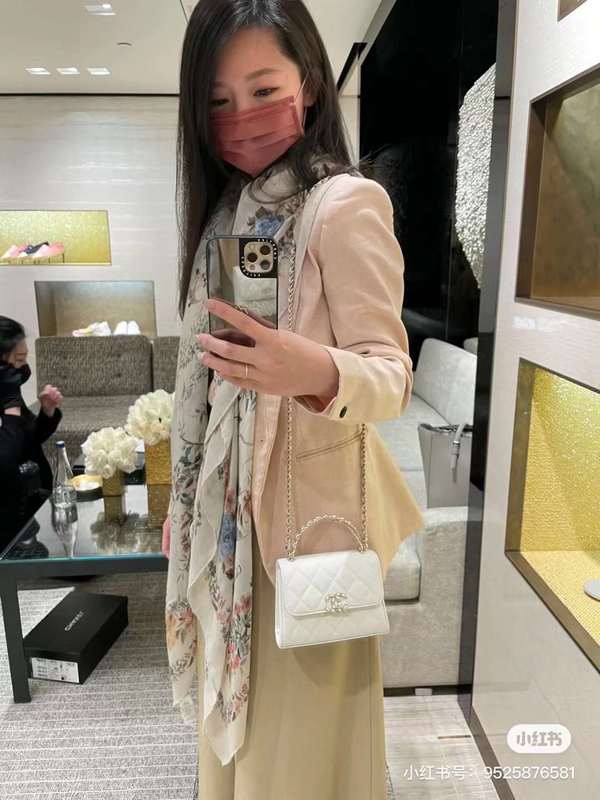 Zivas Charm Effortless Sophistication Luxury Handbag (Thoughtfully Structured Design) – Interior View