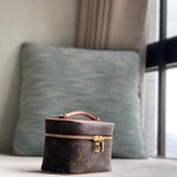  structured bag interior and compartment view 9