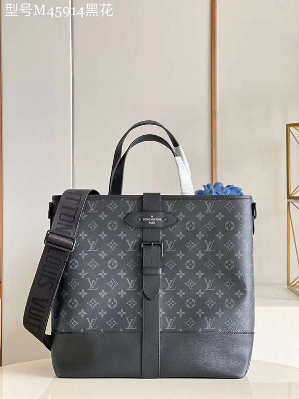 Side profile of sleek everyday-luxe women's handbag – women's designer-style accessory