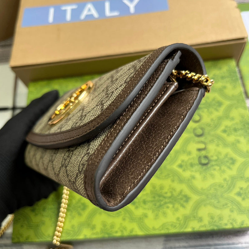 Styled lifestyle shot of chic modern women's handbag – women's premium purse
