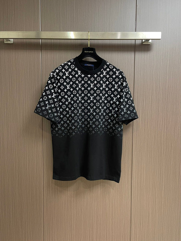 Front view of Louis Vuitton cotton t-shirt with logo-detail design