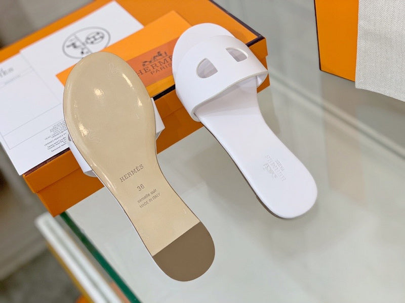 Hermès Nude Classic Ballet Flats - Sole Detail View