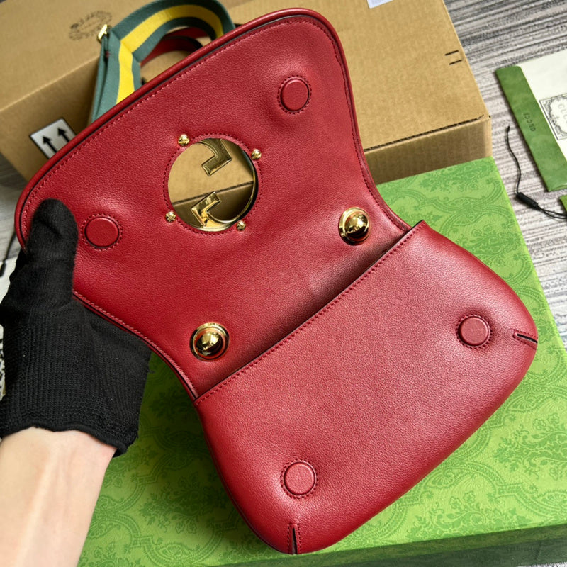 Styled lifestyle shot of modern structured women's handbag – women's everyday handbag
