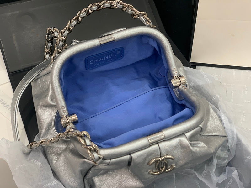  women's handbag, versatile design, view 4