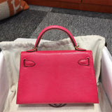 Streamlined handbag styled for everyday wear