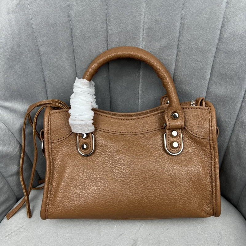 Zivas Charm Modern Edge Statement Handbag (Refined Practical Design) – Lifestyle Shot
