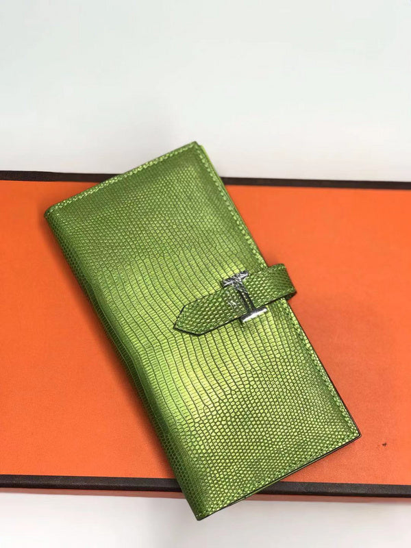 Side view of effortless structured handbag