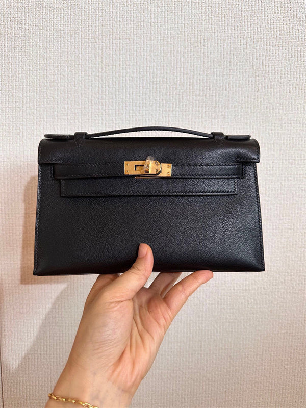  Effortless crossbody bag carried on shoulder 22