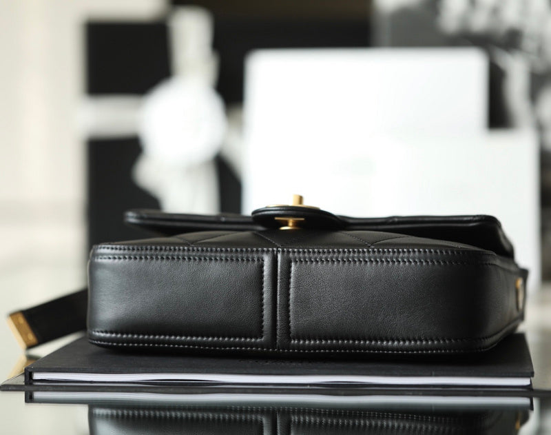  women's handbag, mid design, view 9