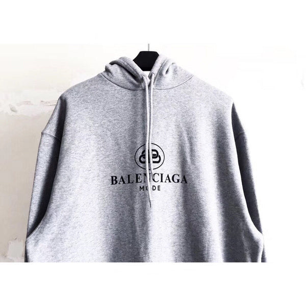 Three-quarter angle view of Balenciaga luxury piece style No.293
