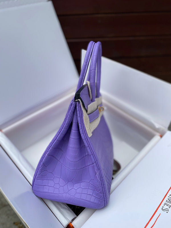 Close-up detail of balanced bag design