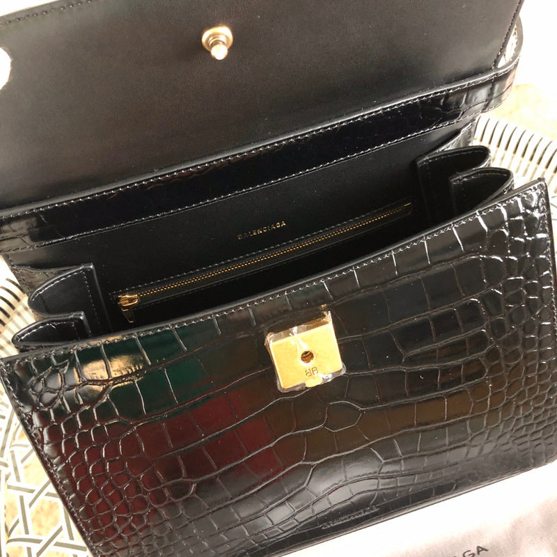 Front view of modern refined women's handbag – women's luxury handbag