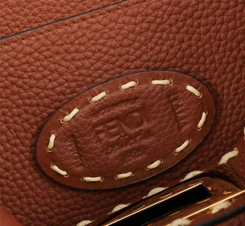 Ziva's Charm handbag – detail view (Standard Size)