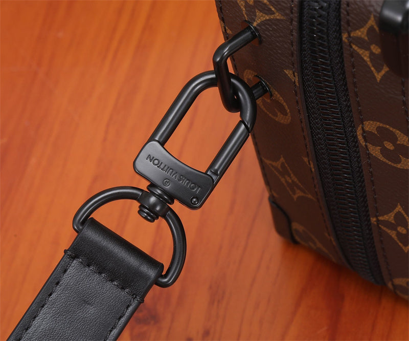  modern tote bag styled with outfit