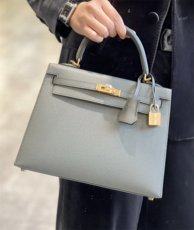  Timeless shoulder bag front view 7