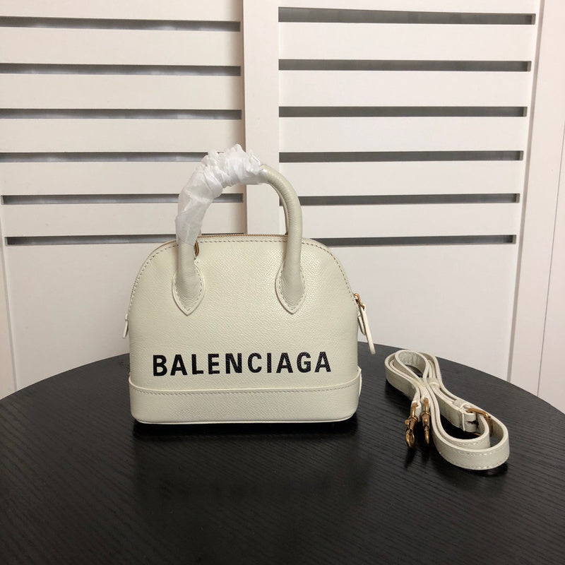 Front view of refined structured women's handbag – women's everyday handbag