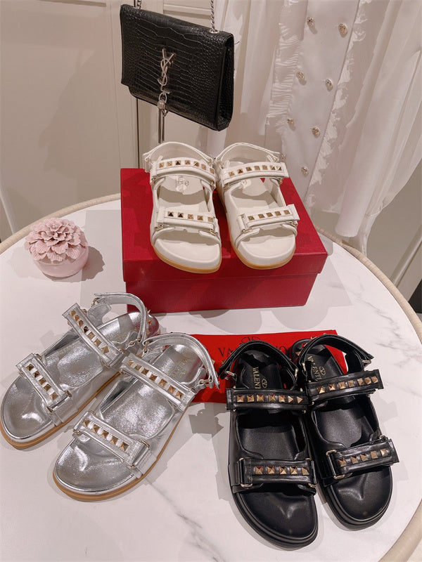 Styling view of Valentino Garavani luxury piece style No.181