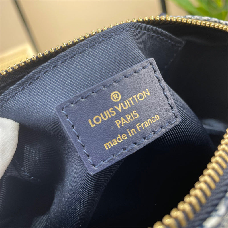  Clean-Lined top-handle bag carried on shoulder 10