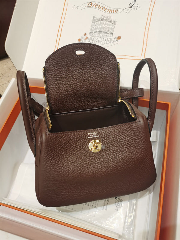  Elegant everyday bag carried on shoulder 22
