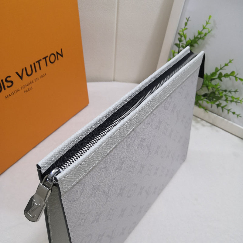 Styled lifestyle shot of everyday-luxe polished women's handbag – women's everyday handbag