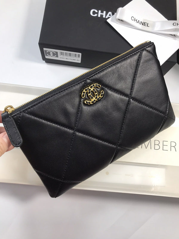 Zivas Charm Chic Craftsmanship Fashion Handbag (Premium Everyday Carry) – Angled View