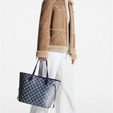  effortless handbag detail view showing craftsmanship 14