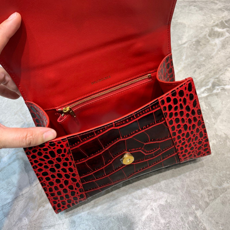 Effortless Vegan Leather Handbag - Everyday Elegance | Women's Statement Accessory #863 - hardware and detail close-up (image 5) of designer-inspired handbag