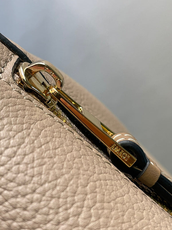 Ziva's Charm handbag – lifestyle view (24cm*16.5cm*10.5cm)