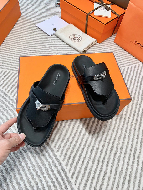Hermès Black Gladiator Sandals - Sole Detail View