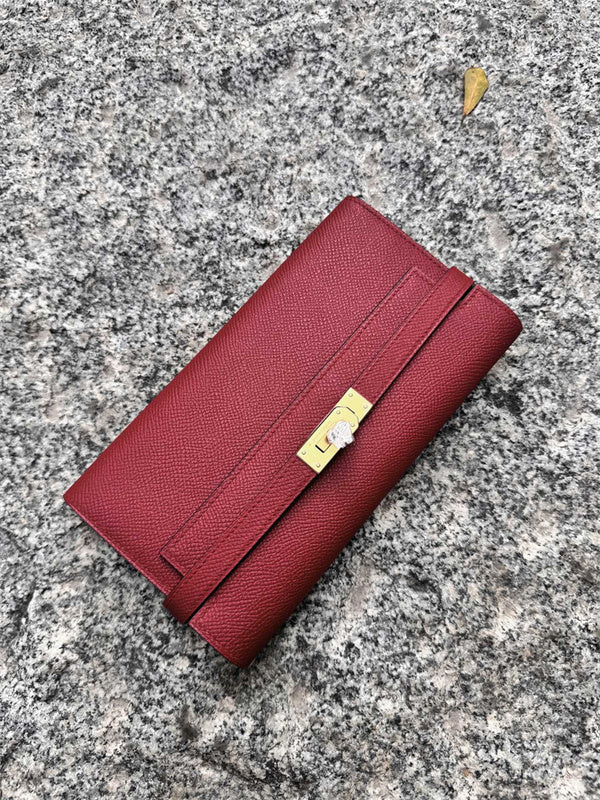 Everyday-Ready handbag styled for everyday wear