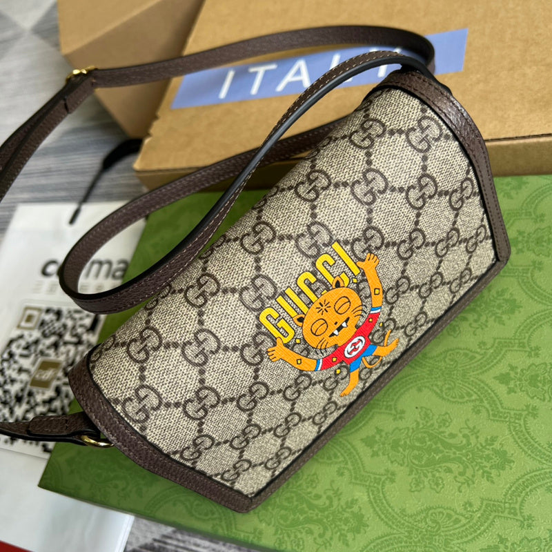 Side profile of chic classic women's handbag – women's premium purse