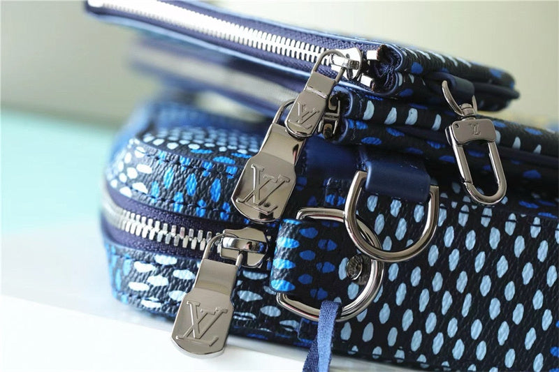  Everyday crossbody bag front view 7