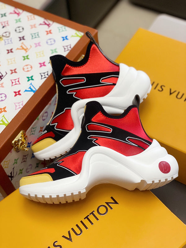 Full silhouette view of Louis Vuitton luxury piece style No.115