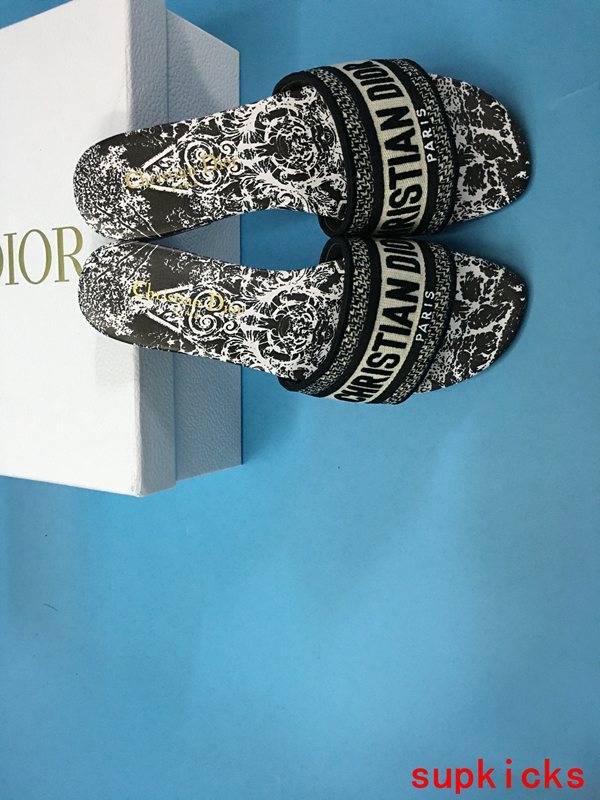 Dior shoes Style 034 - additional angle view