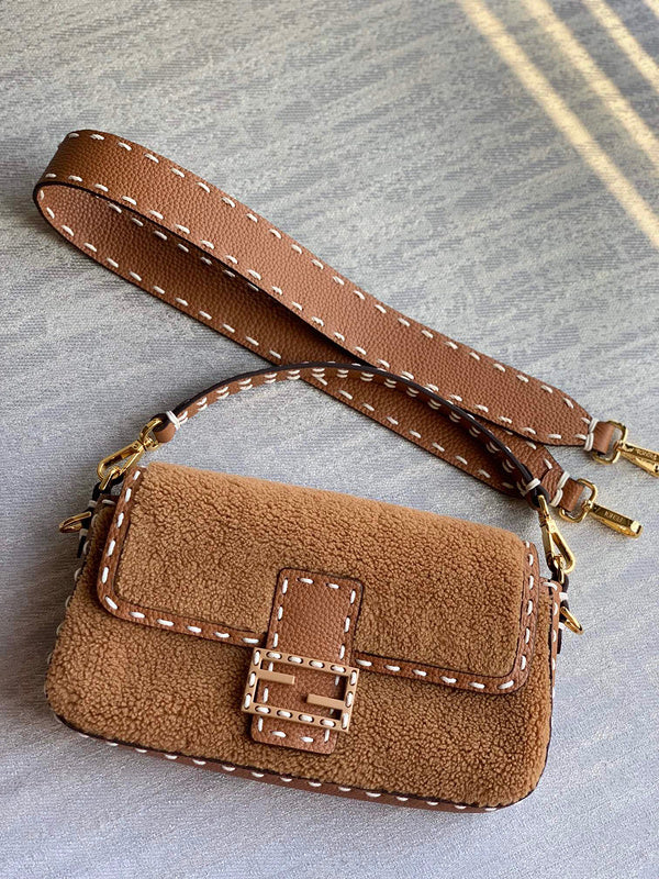 Ziva's Charm handbag – front view (27cm*6cm*15cm)