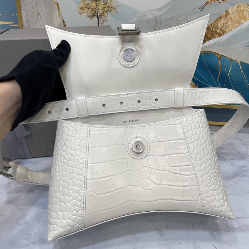 Zivas Charm Chic Craftsmanship Statement Handbag (Designer-Inspired Craftsmanship) – Close-Up Detail
