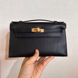  Effortless crossbody bag front view