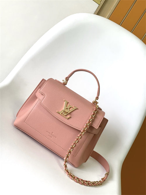  shopper bag interior and compartment view 15