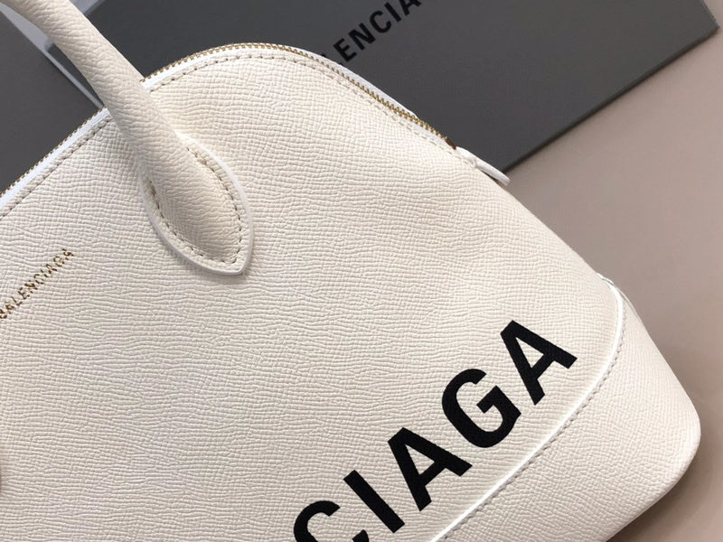 Zivas Charm Everyday Sophistication Statement Handbag (Refined Modern Silhouette) – Styled Look